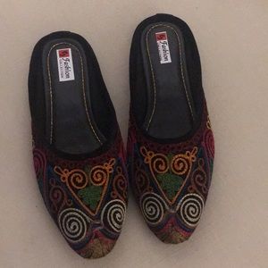 Fashion Collection Loafers, Embroidered Sz 9